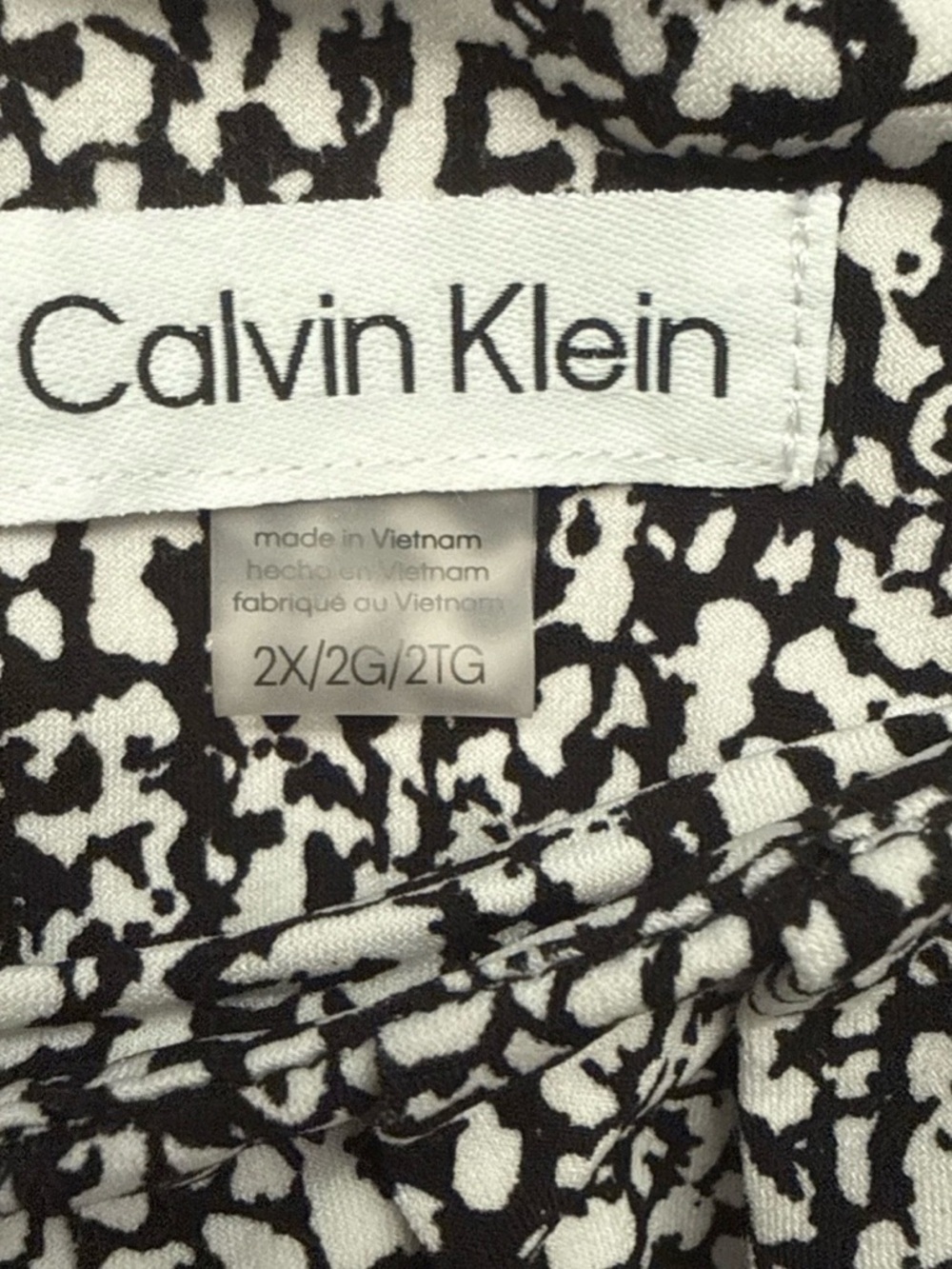 Calvin Klein Women's Sleeveless Black & White Blouse, Size 2X - Picture 2 of 14